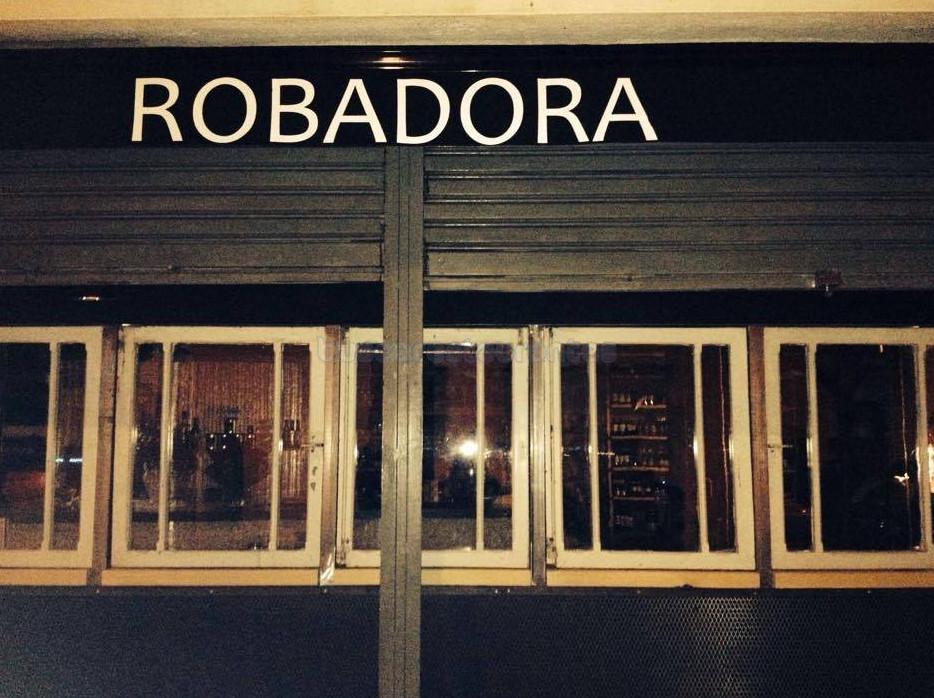 Robadora